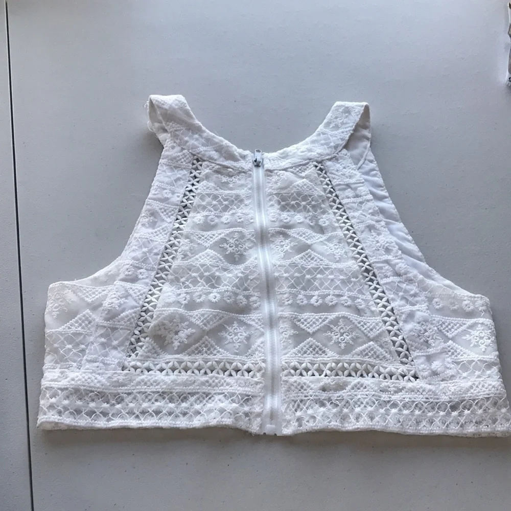 Glamorous white embroidered lace cropped halter top shirt Small - Picture 3 of 8